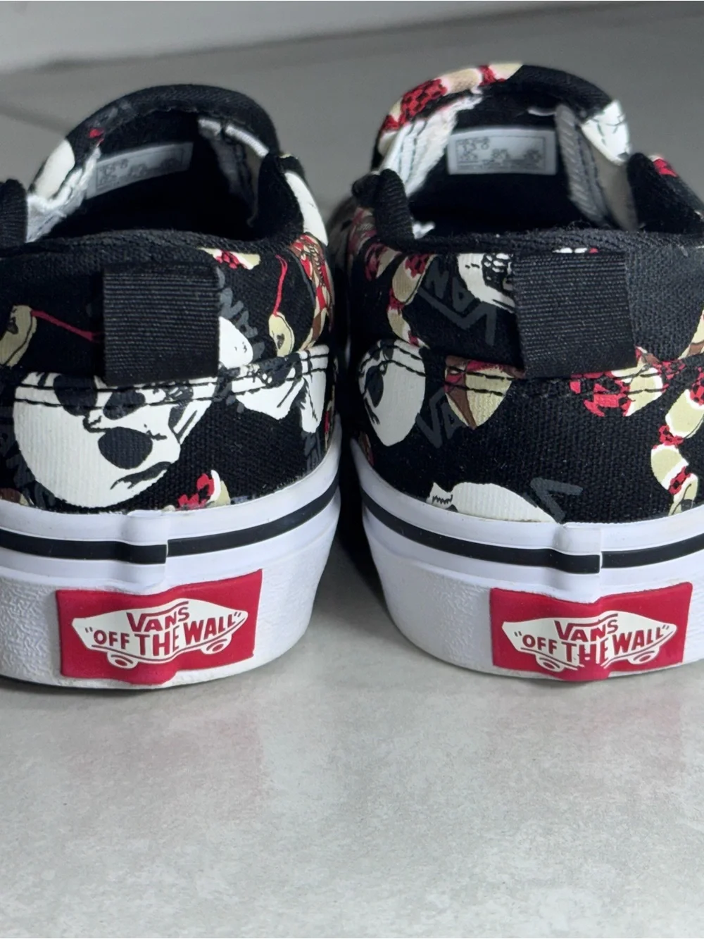 Vans bold skull